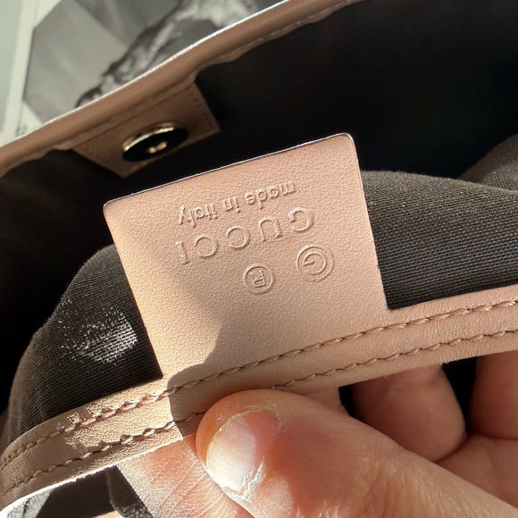 Gucci Pink Embossed GG Leather Tote - Picture 13 of 14